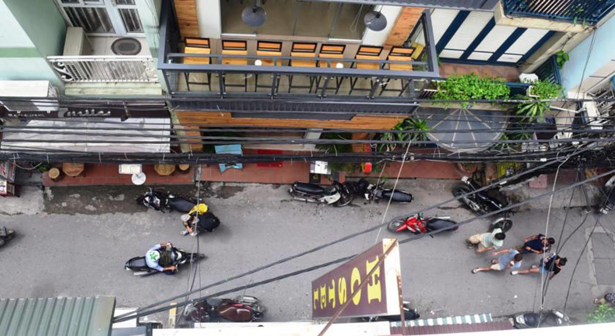 Hanoi Massive Hostel Exterior photo